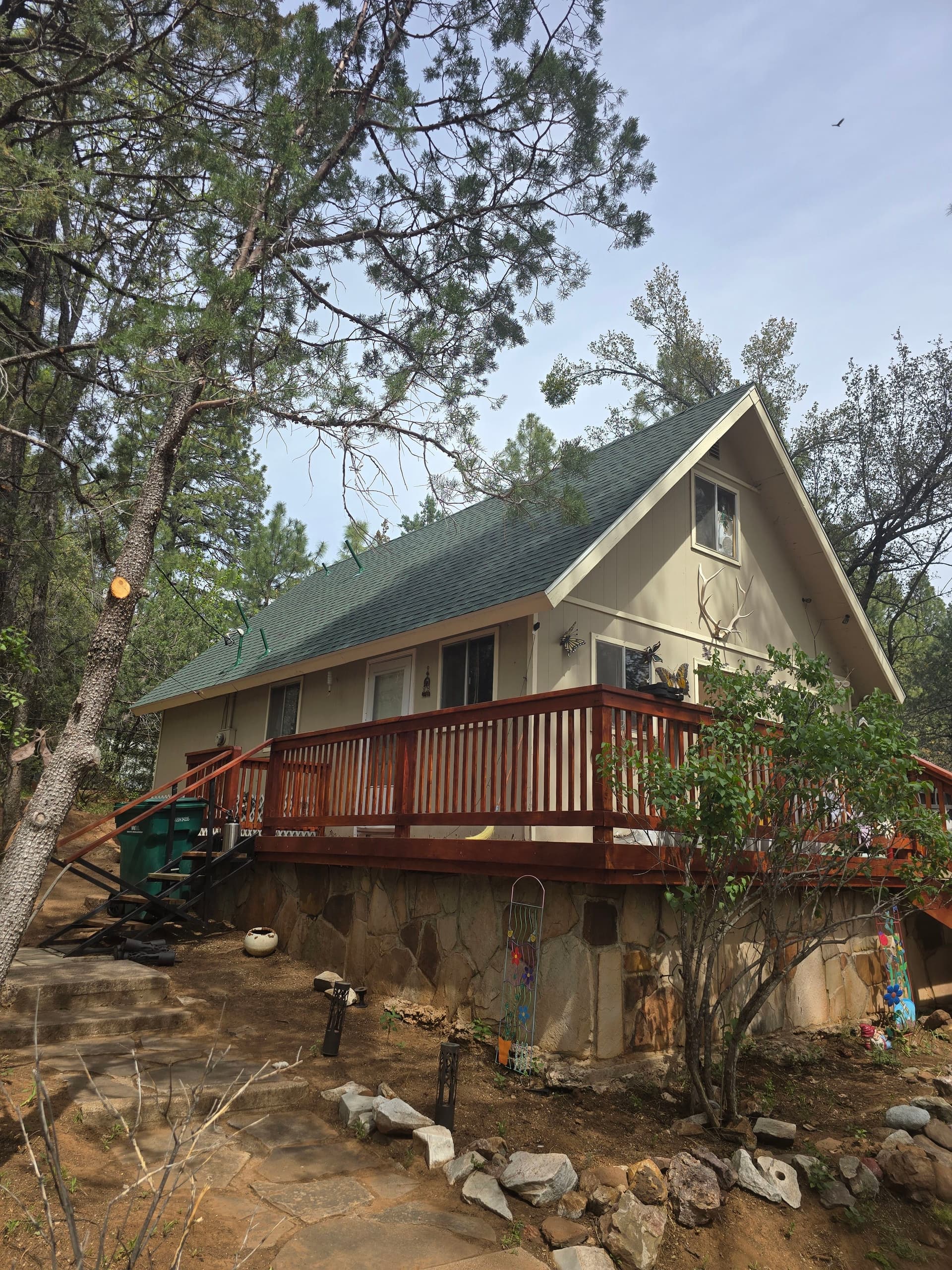 Stunning A-frame Cabin with Hunter Green Shingles in Strawberry image